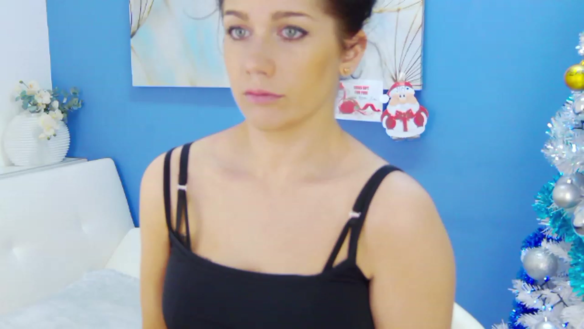 Gallery image thumbnail from Squirrel_MFC's myfreecams stream on, 12/20/2022, 21:07 image 15 of 20