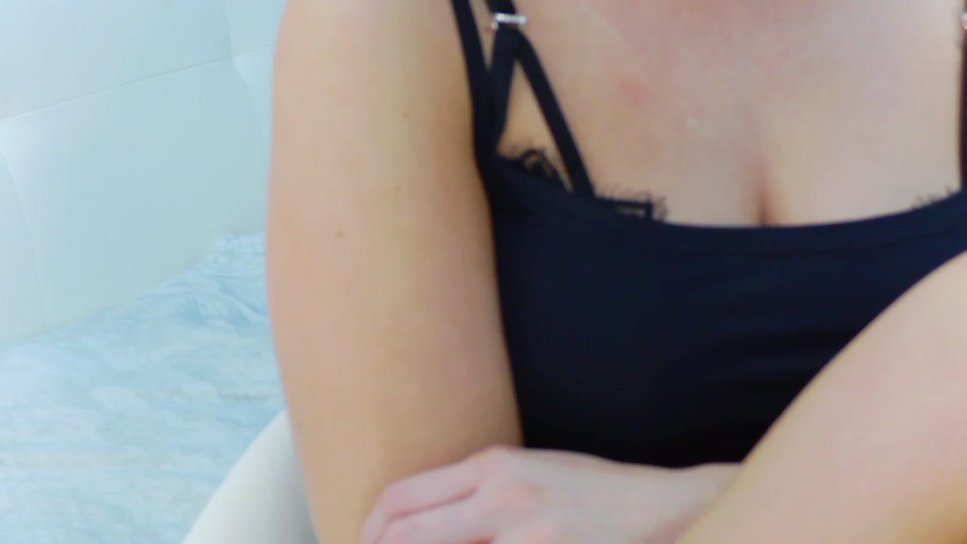 Gallery image thumbnail from Squirrel_MFC's myfreecams stream on, 12/20/2022, 22:34 image 10 of 20