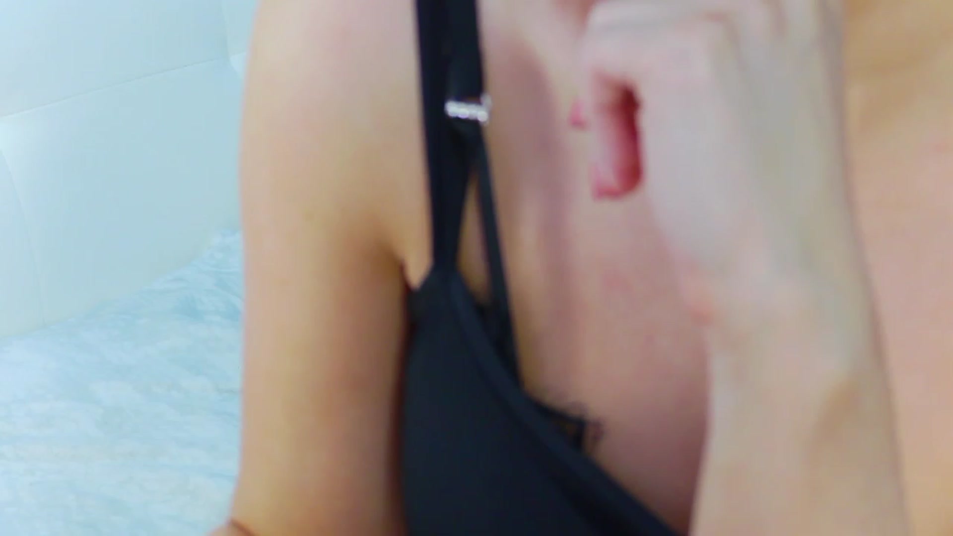 Gallery image thumbnail from Squirrel_MFC's myfreecams stream on, 12/20/2022, 22:34 image 17 of 20