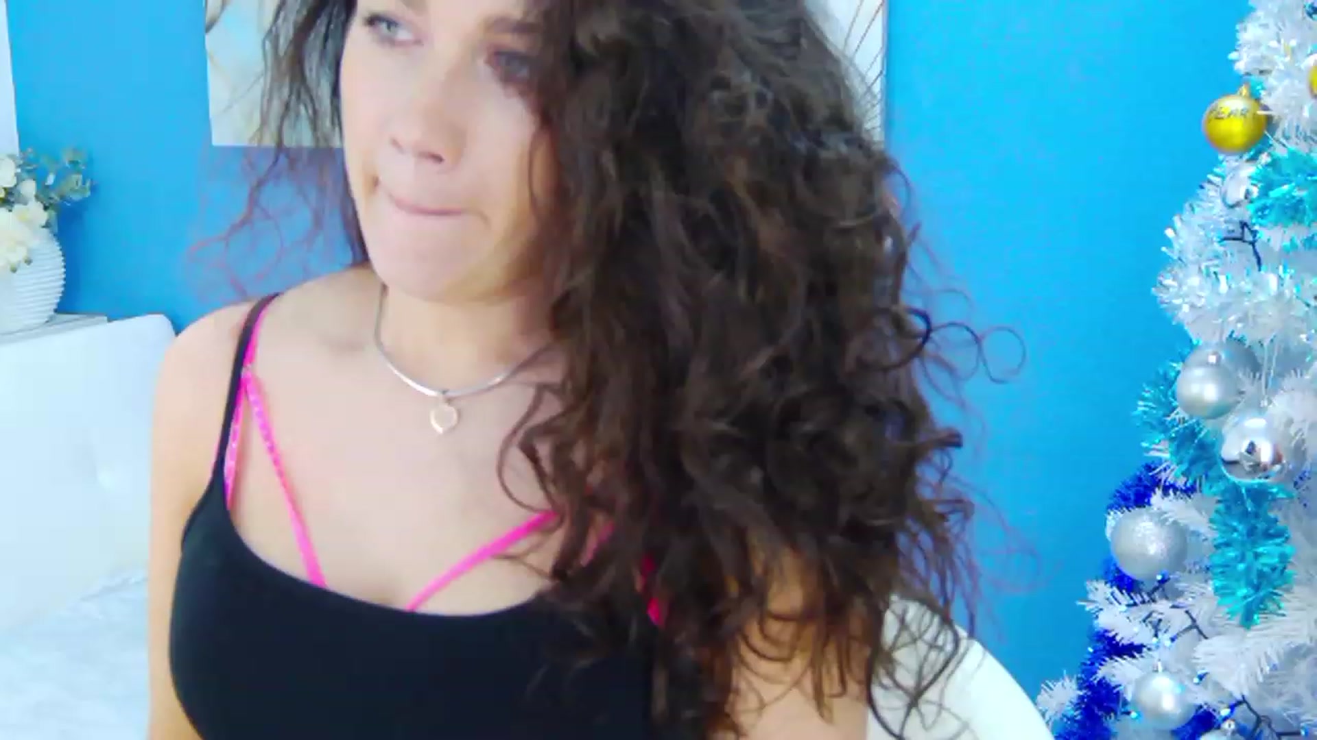 Gallery image thumbnail from Squirrel_MFC's myfreecams stream on, 12/21/2022, 23:10 image 10 of 20