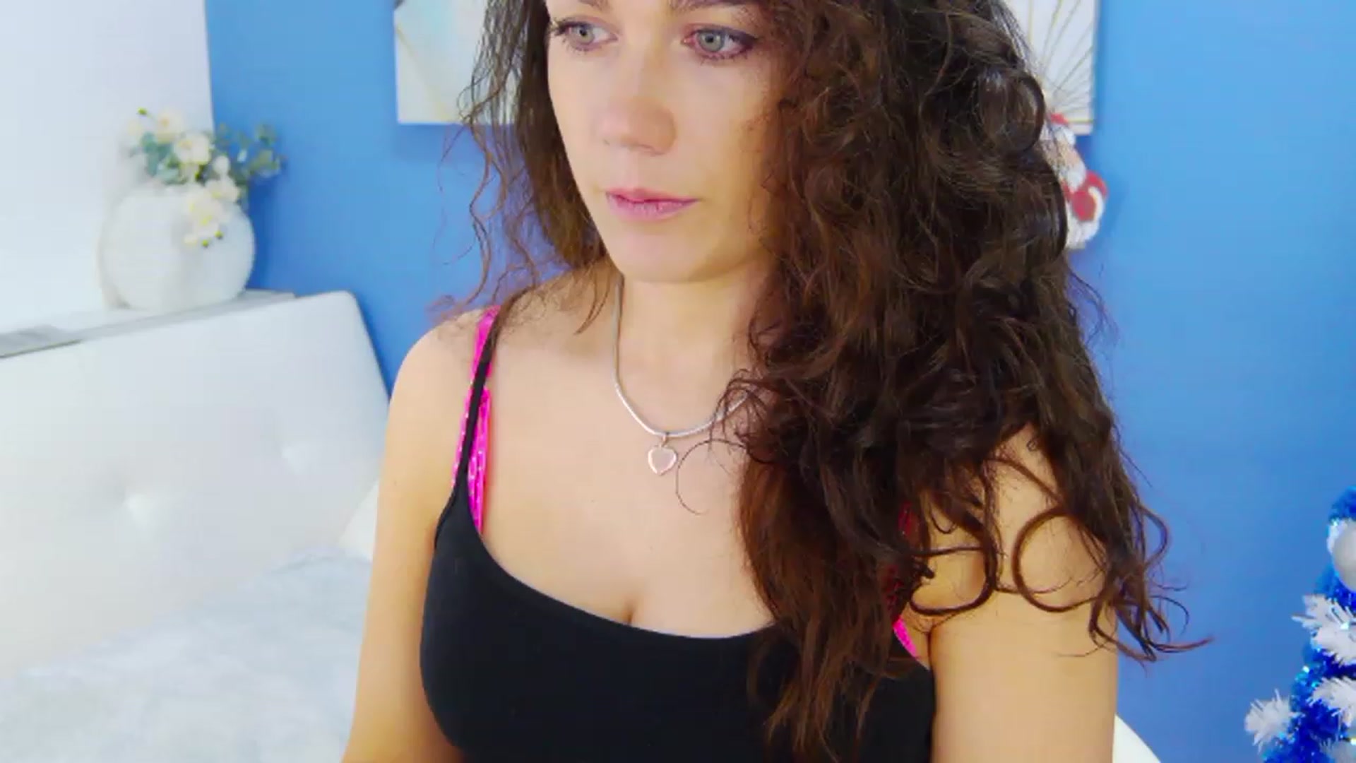 Gallery image thumbnail from Squirrel_MFC's myfreecams stream on, 12/21/2022, 23:10 image 1 of 20