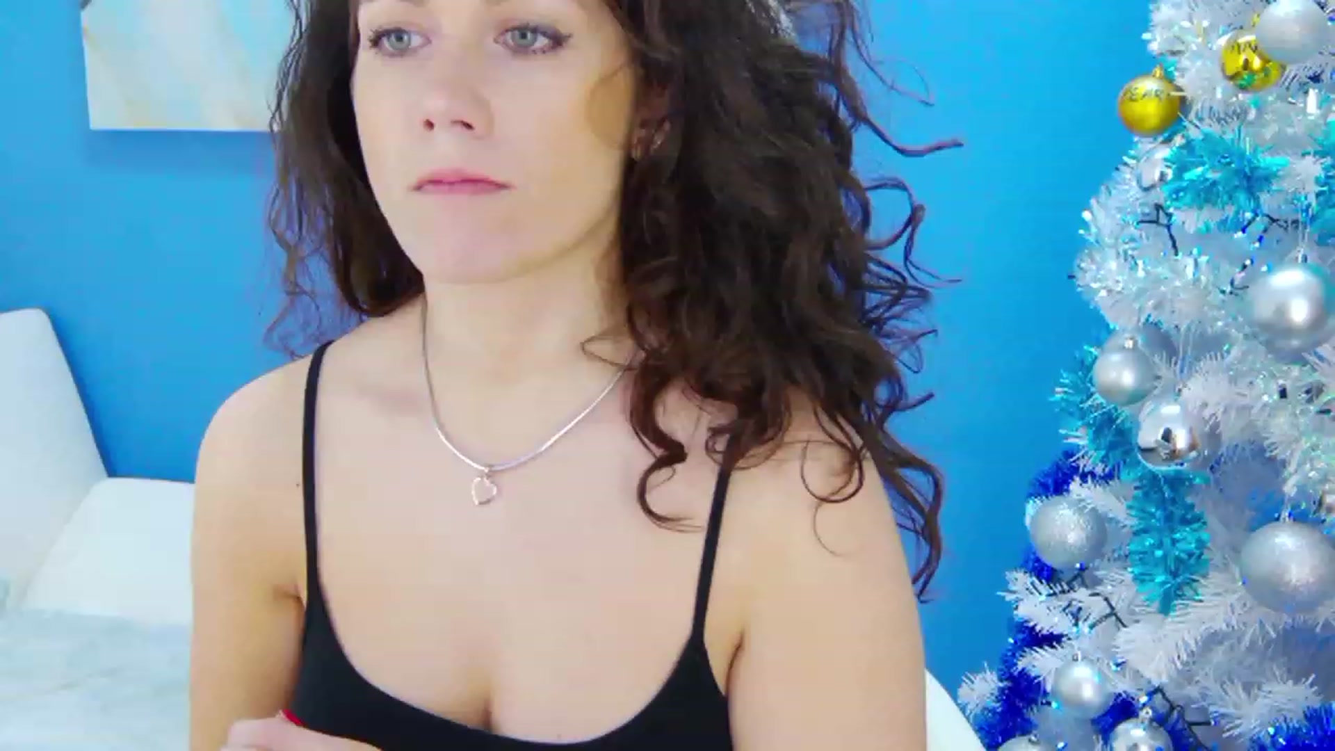 Gallery image thumbnail from Squirrel_MFC's myfreecams stream on, 12/22/2022, 24:05 image 17 of 20