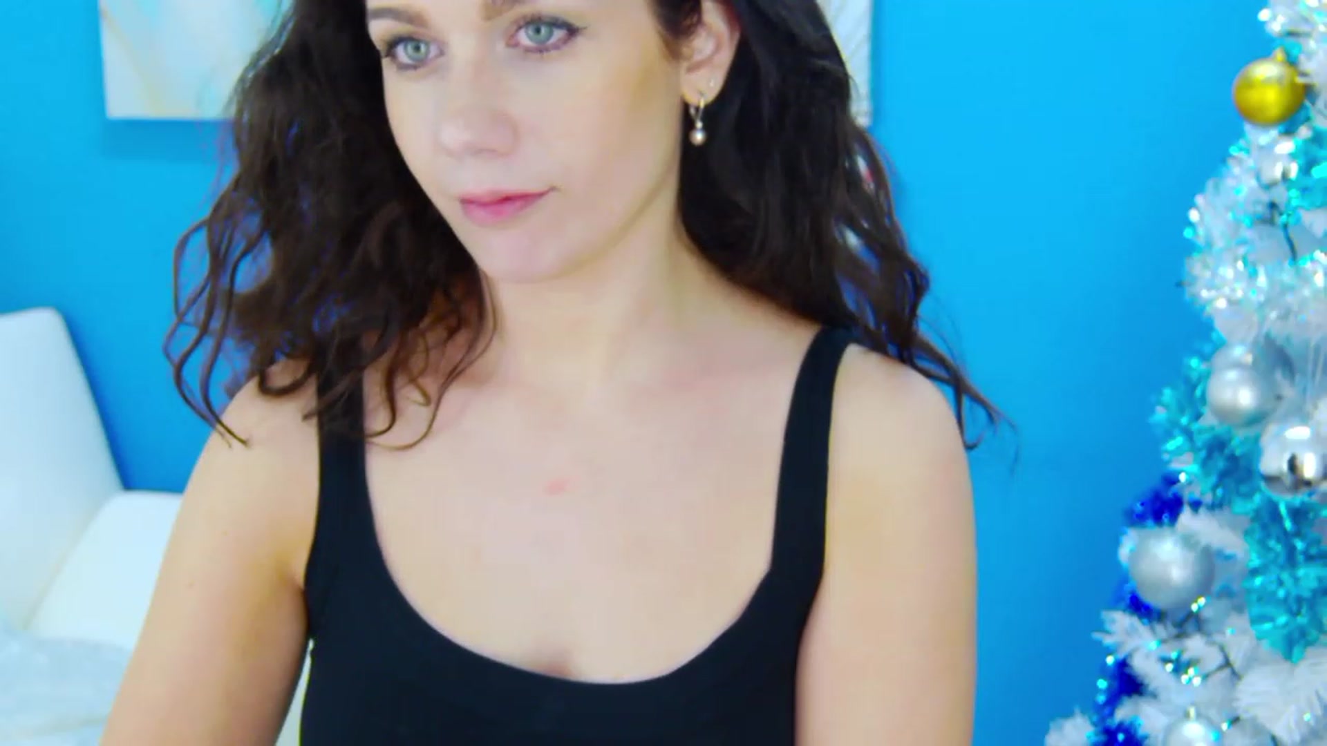Gallery image thumbnail from Squirrel_MFC's myfreecams stream on, 12/28/2022, 24:04 image 17 of 20