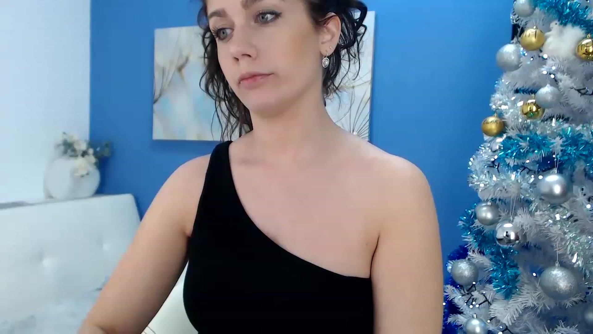 Gallery image thumbnail from Squirrel_MFC's myfreecams stream on, 01/09/2023, 23:24 image 15 of 20