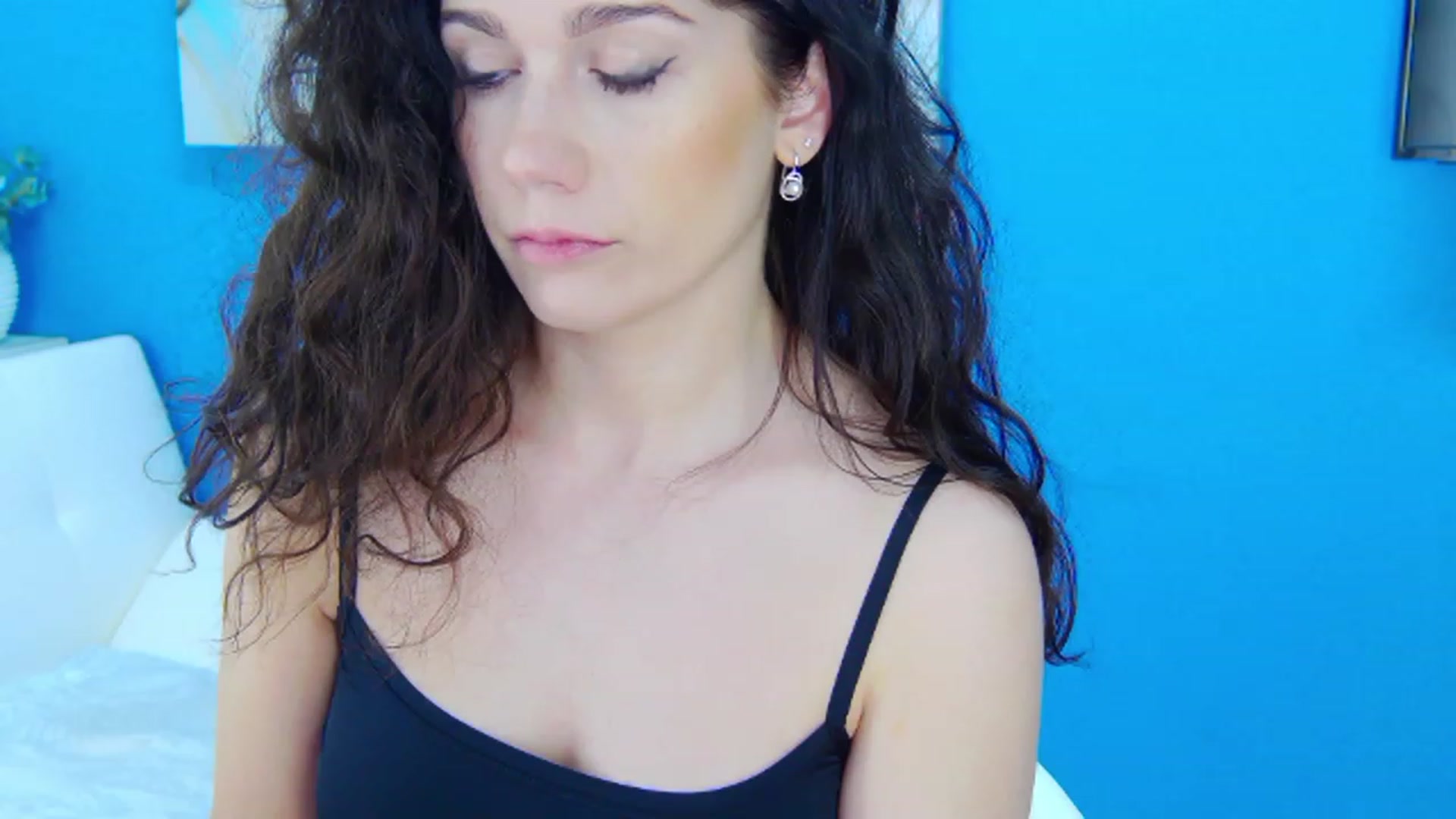 Gallery image thumbnail from Squirrel_MFC's myfreecams stream on, 01/20/2023, 21:23 image 7 of 20
