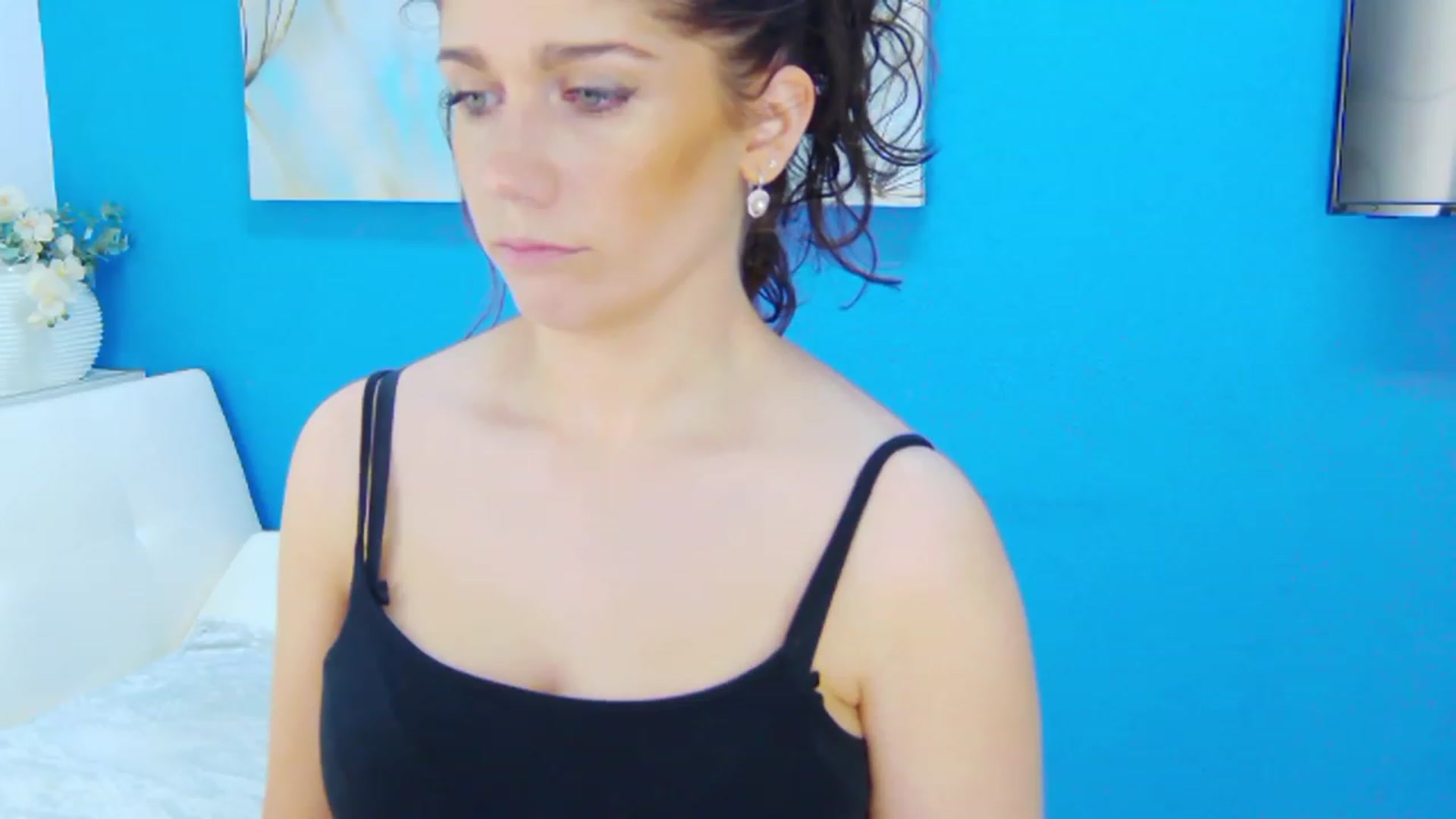 Gallery image thumbnail from Squirrel_MFC's myfreecams stream on, 01/26/2023, 21:27 image 14 of 20
