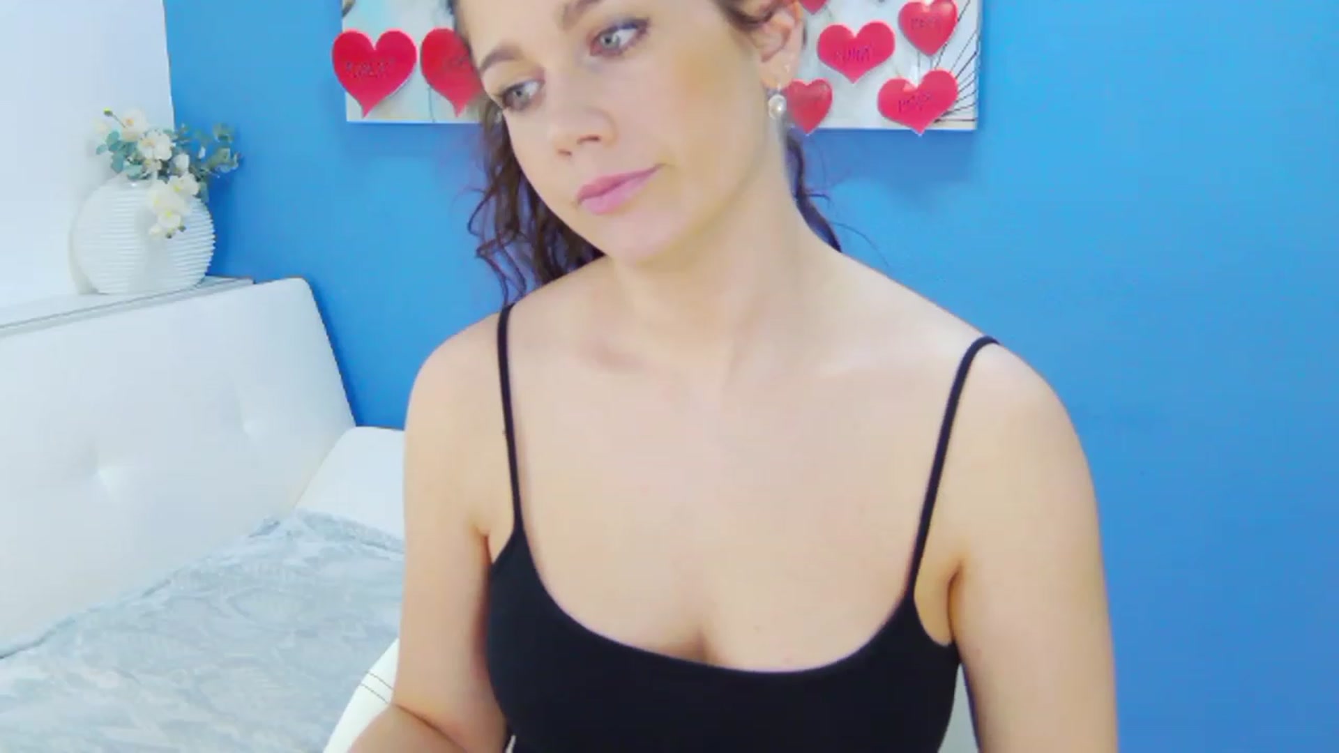Gallery image thumbnail from Squirrel_MFC's myfreecams stream on, 02/13/2023, 22:25 image 17 of 20