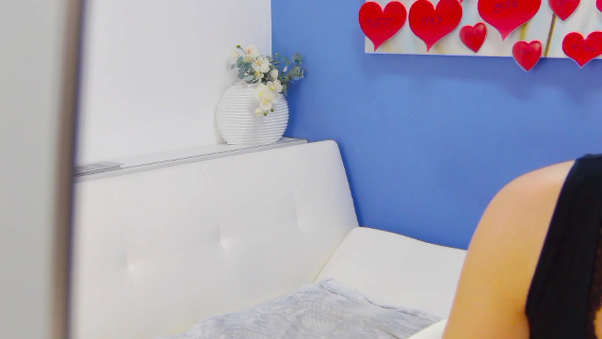 Gallery image thumbnail from Squirrel_MFC's myfreecams stream on, 02/19/2023, 01:00 image 14 of 20