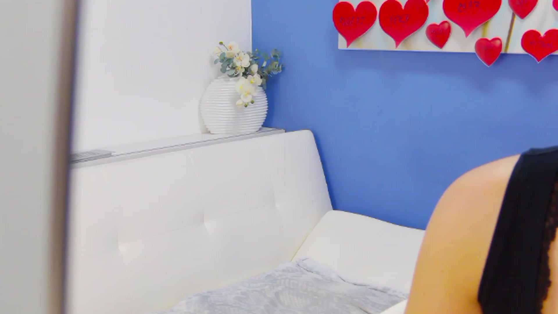 Gallery image thumbnail from Squirrel_MFC's myfreecams stream on, 02/19/2023, 01:00 image 15 of 20