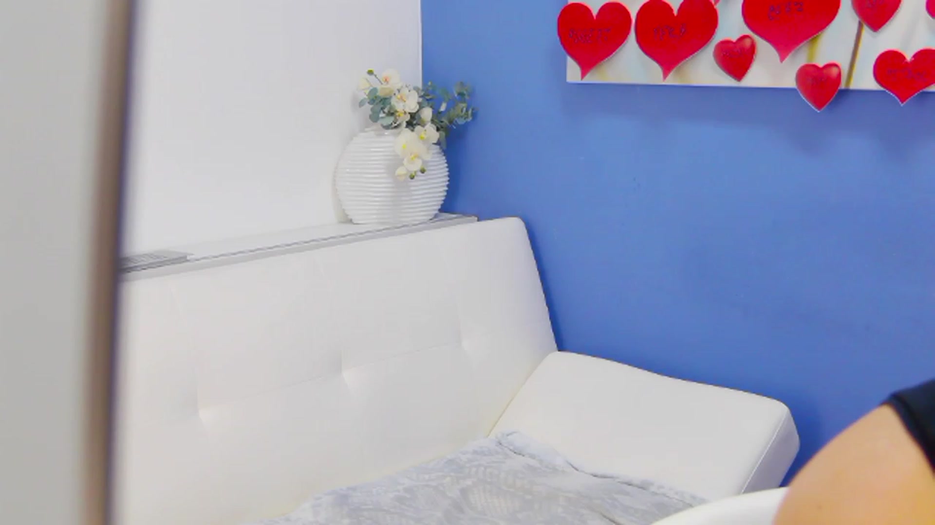 Gallery image thumbnail from Squirrel_MFC's myfreecams stream on, 02/19/2023, 01:00 image 18 of 20
