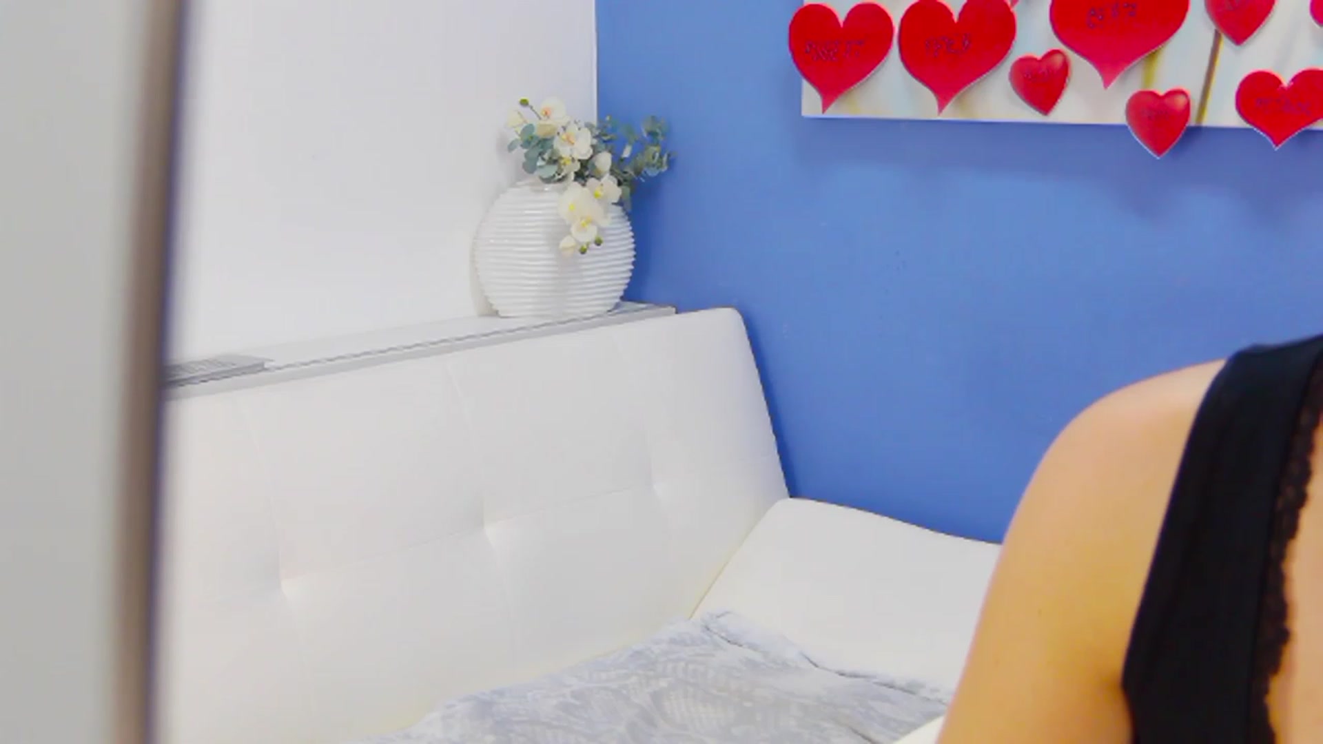 Gallery image thumbnail from Squirrel_MFC's myfreecams stream on, 02/19/2023, 01:00 image 13 of 20