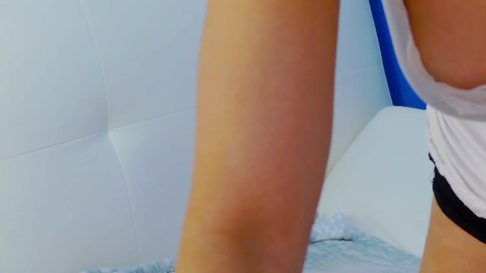 Gallery image thumbnail from Squirrel_MFC's myfreecams stream on, 03/10/2023, 23:38 image 1 of 20