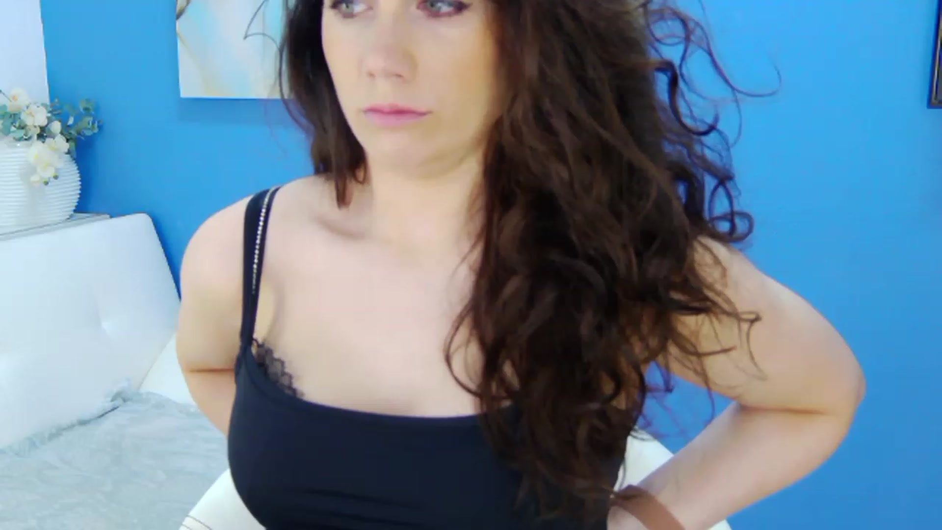 Gallery image thumbnail from Squirrel_MFC's myfreecams stream on, 03/14/2023, 21:43 image 15 of 20
