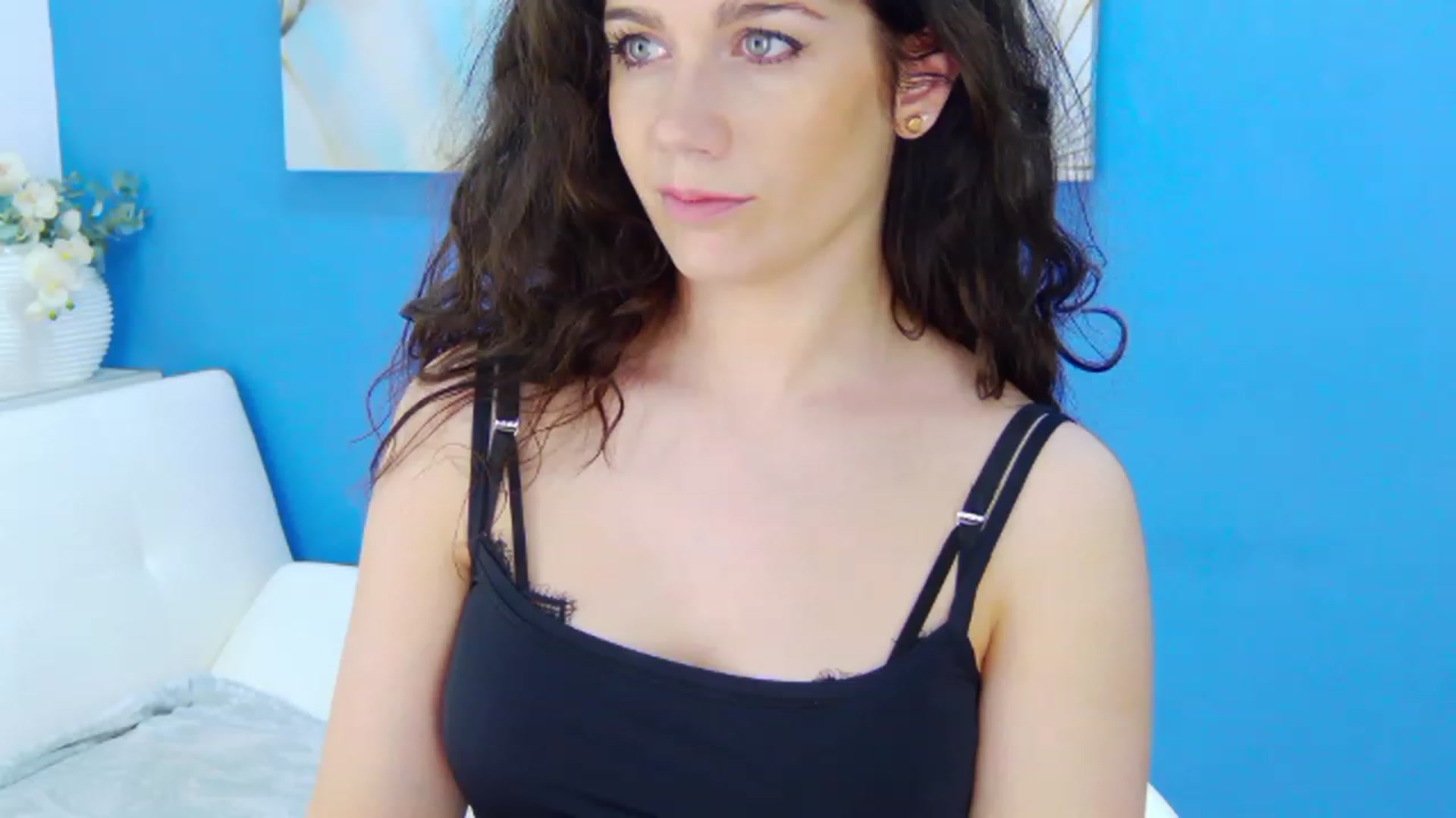Gallery image thumbnail from Squirrel_MFC's myfreecams stream on, 03/22/2023, 23:09 image 11 of 20