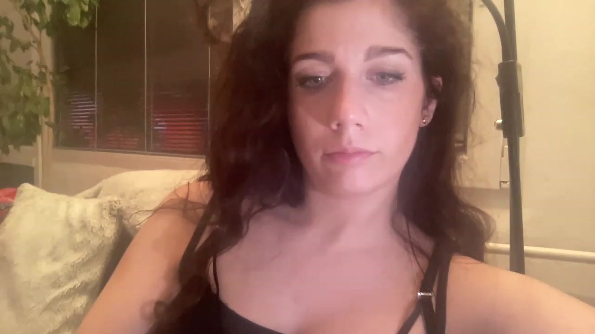 Gallery image thumbnail from Squirrel_MFC's myfreecams stream on, 03/23/2023, 01:09 image 11 of 20