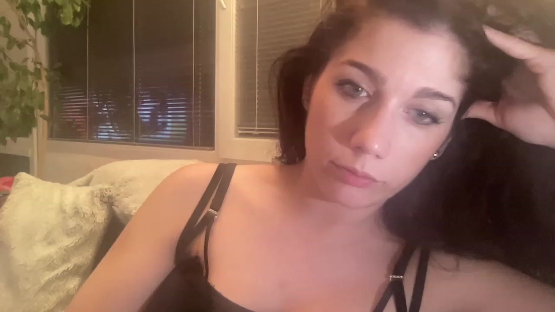 Gallery image thumbnail from Squirrel_MFC's myfreecams stream on, 03/23/2023, 01:09 image 5 of 20
