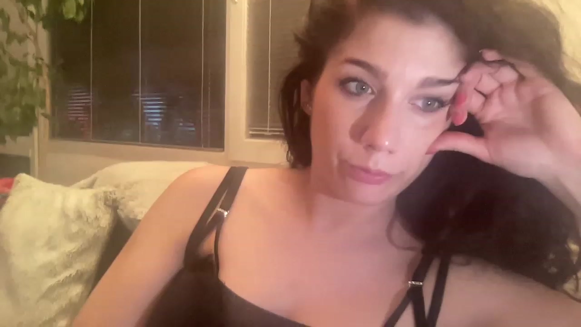 Gallery image thumbnail from Squirrel_MFC's myfreecams stream on, 03/23/2023, 01:09 image 1 of 20