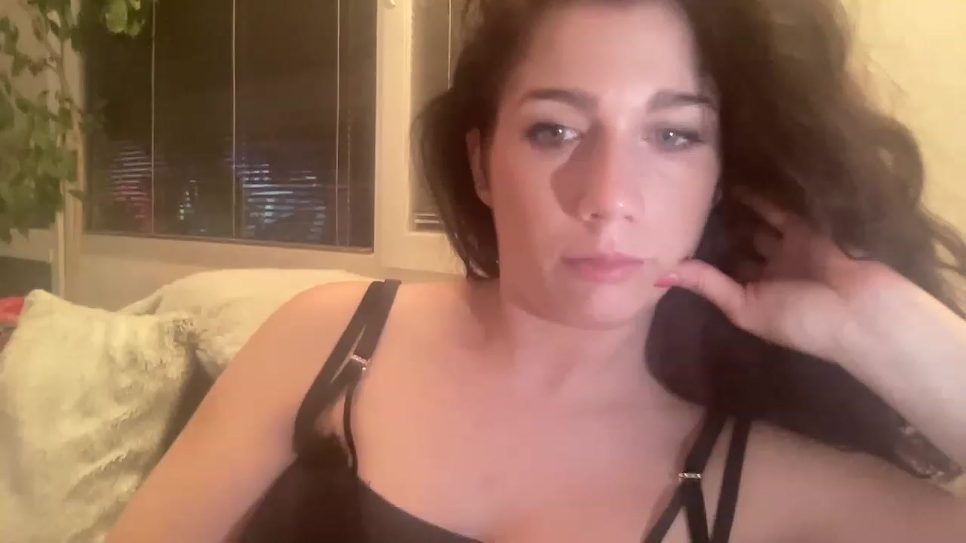 Gallery image thumbnail from Squirrel_MFC's myfreecams stream on, 03/23/2023, 01:09 image 4 of 20