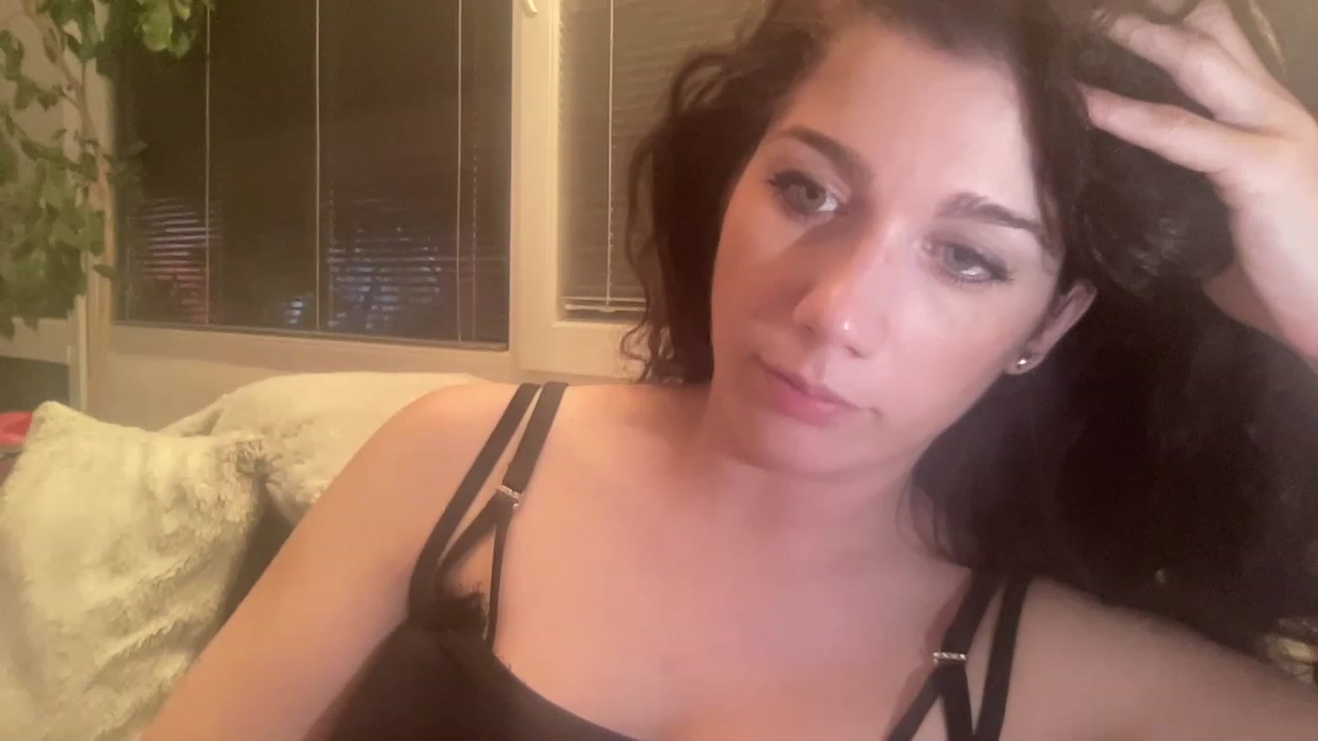Gallery image thumbnail from Squirrel_MFC's myfreecams stream on, 03/23/2023, 01:09 image 2 of 20
