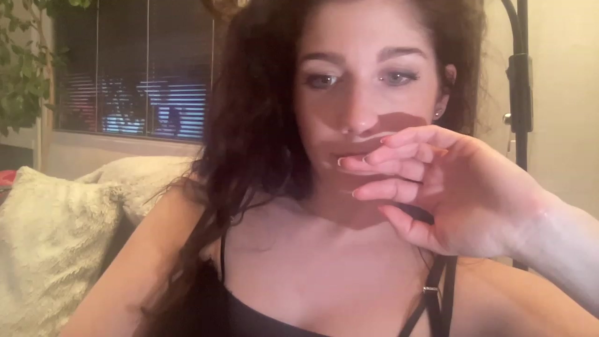 Gallery image thumbnail from Squirrel_MFC's myfreecams stream on, 03/23/2023, 01:09 image 9 of 20