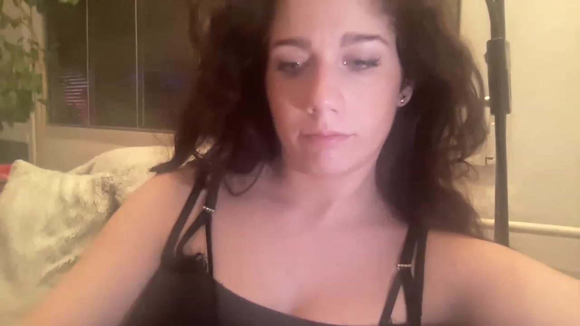 Gallery image thumbnail from Squirrel_MFC's myfreecams stream on, 03/23/2023, 01:09 image 17 of 20