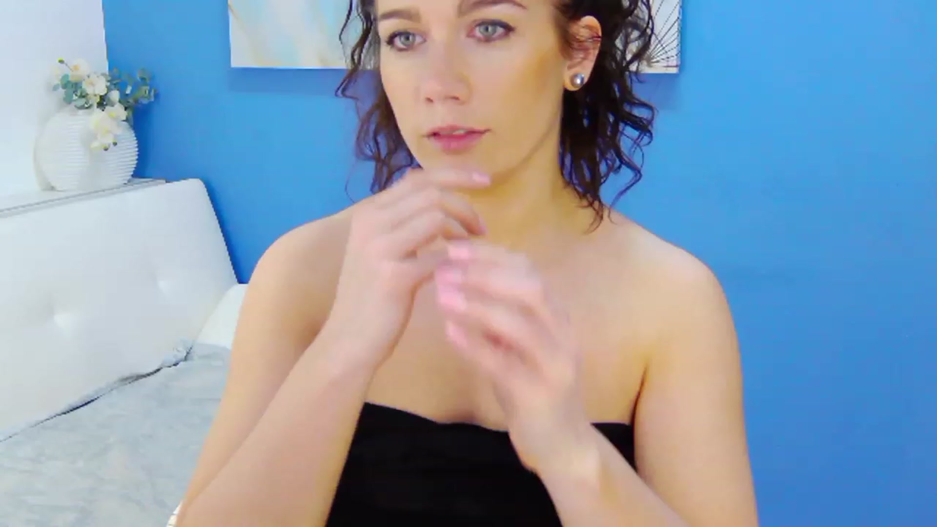 Gallery image thumbnail from Squirrel_MFC's myfreecams stream on, 03/29/2023, 21:31 image 14 of 20