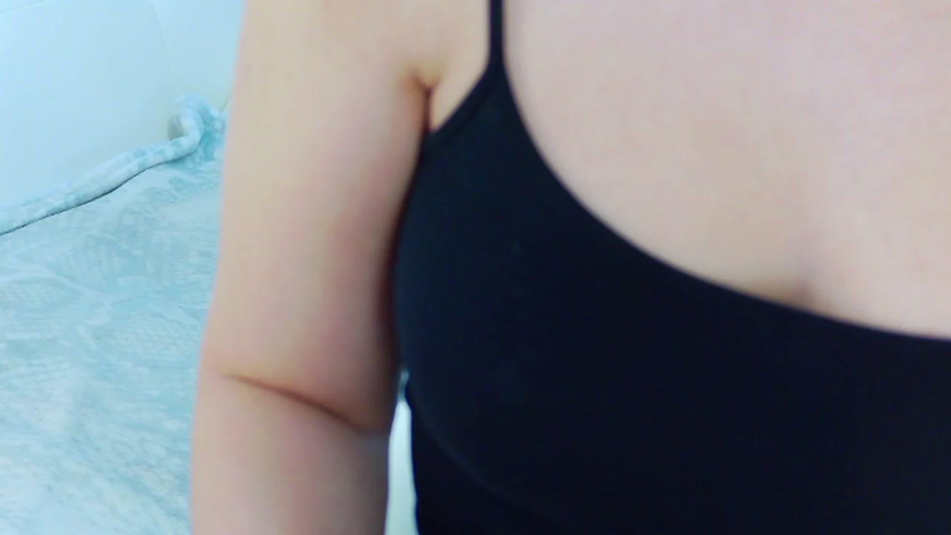 Gallery image thumbnail from Squirrel_MFC's myfreecams stream on, 03/30/2023, 21:45 image 16 of 20