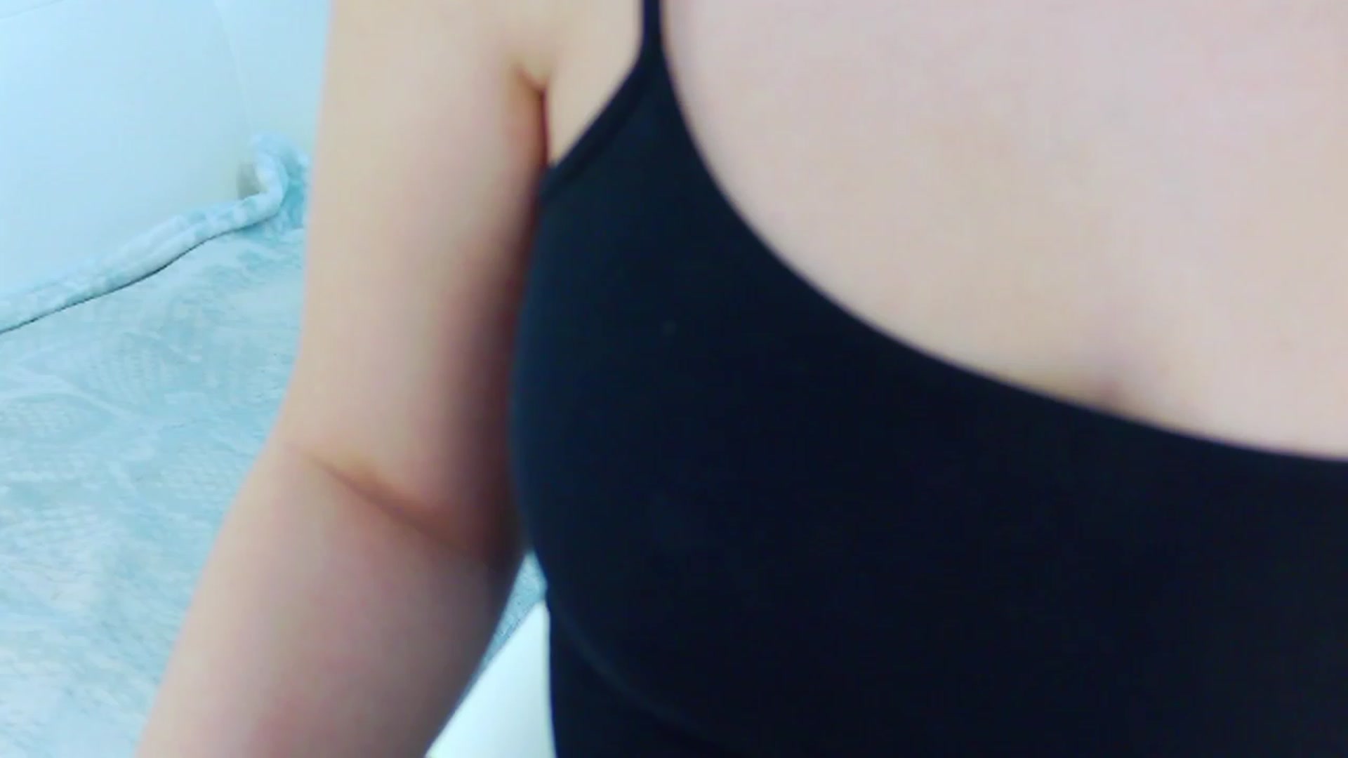 Gallery image thumbnail from Squirrel_MFC's myfreecams stream on, 03/30/2023, 21:45 image 17 of 20