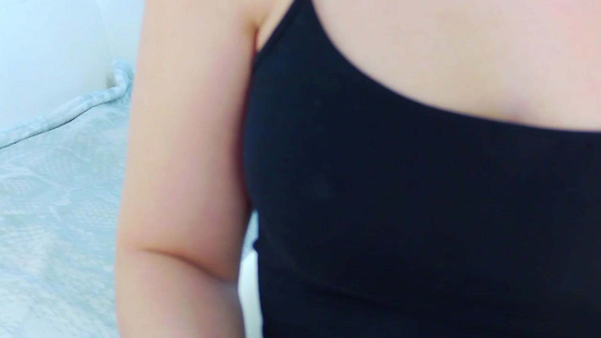 Gallery image thumbnail from Squirrel_MFC's myfreecams stream on, 03/30/2023, 21:45 image 15 of 20