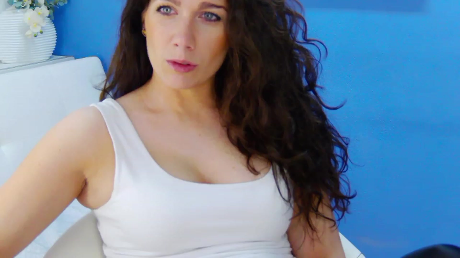 Gallery image thumbnail from Squirrel_MFC's myfreecams stream on, 04/08/2023, 22:43 image 2 of 20