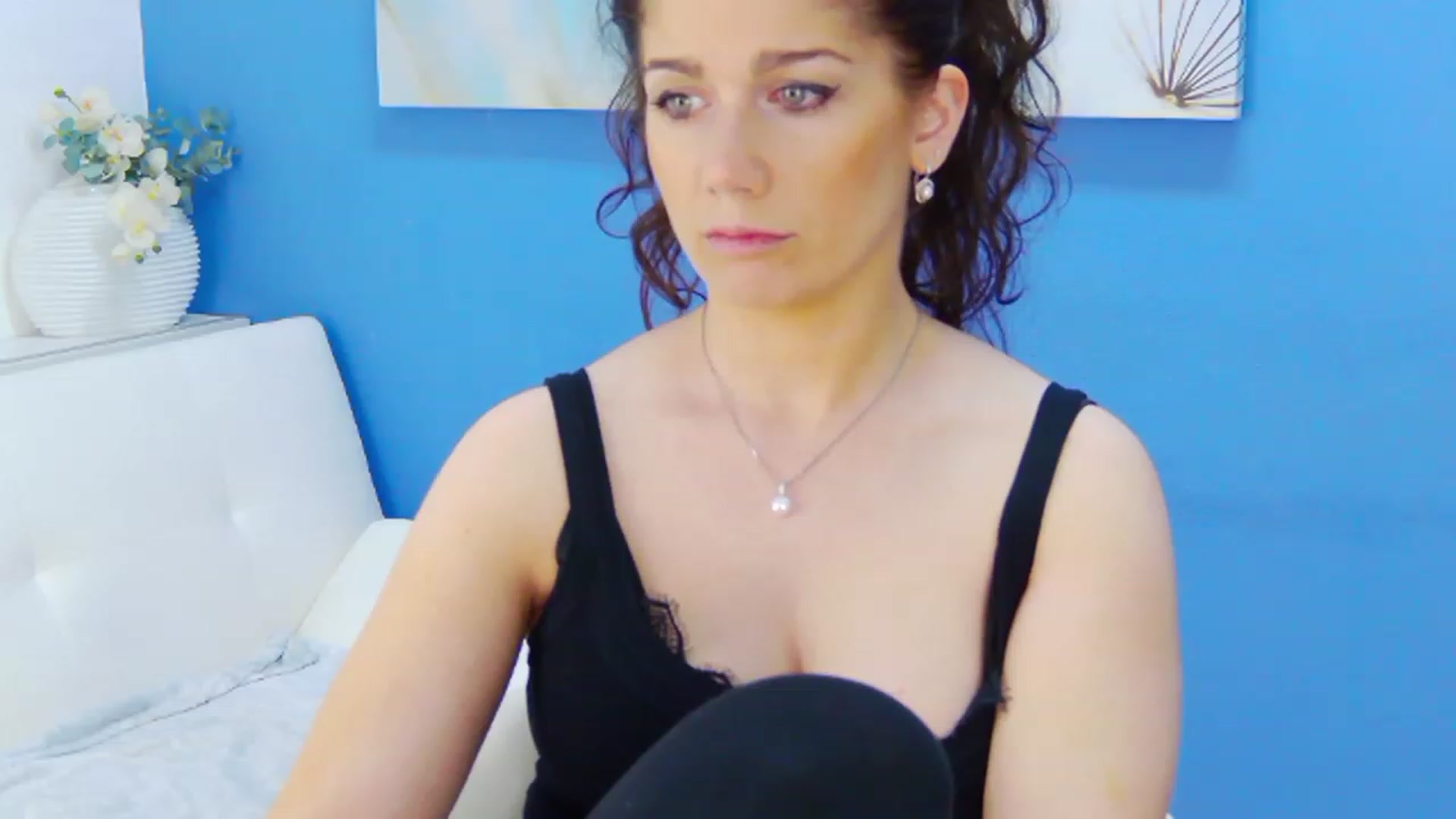 Gallery image thumbnail from Squirrel_MFC's myfreecams stream on, 04/16/2023, 22:19 image 8 of 20