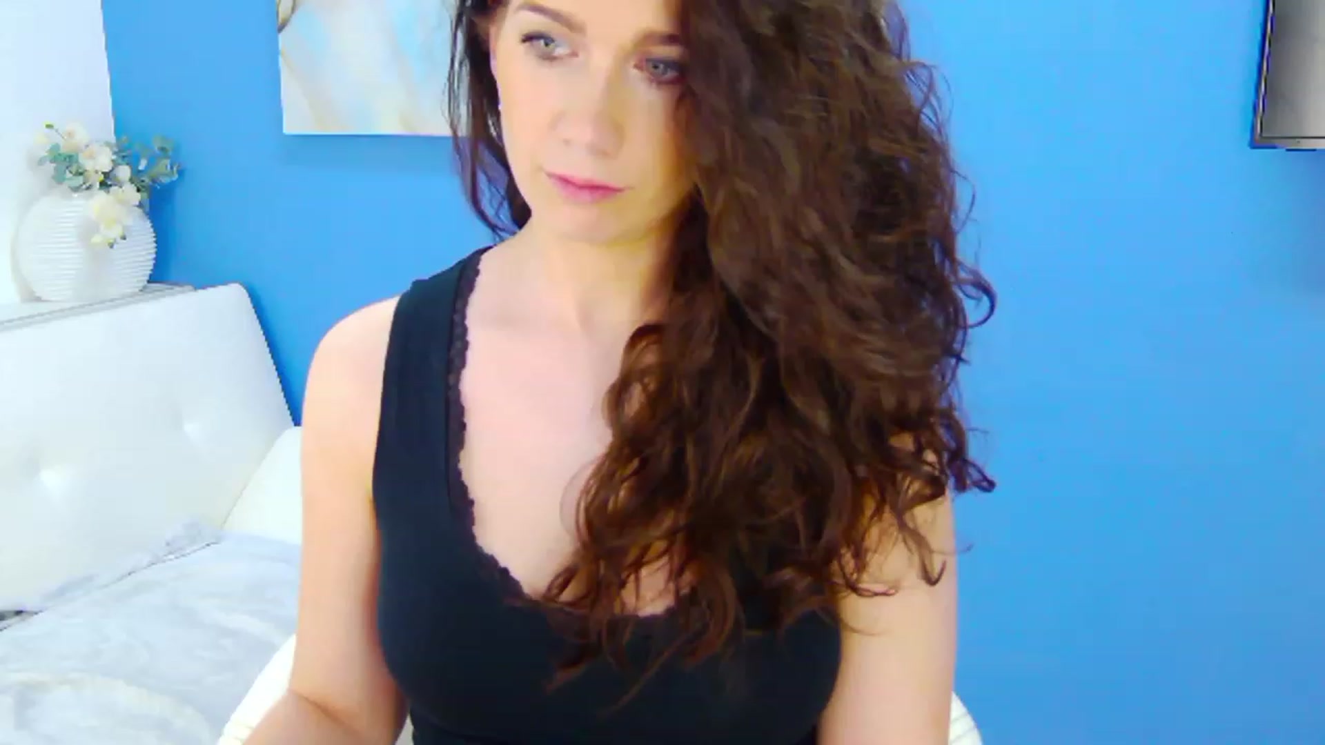 Gallery image thumbnail from Squirrel_MFC's myfreecams stream on, 04/17/2023, 23:35 image 10 of 20