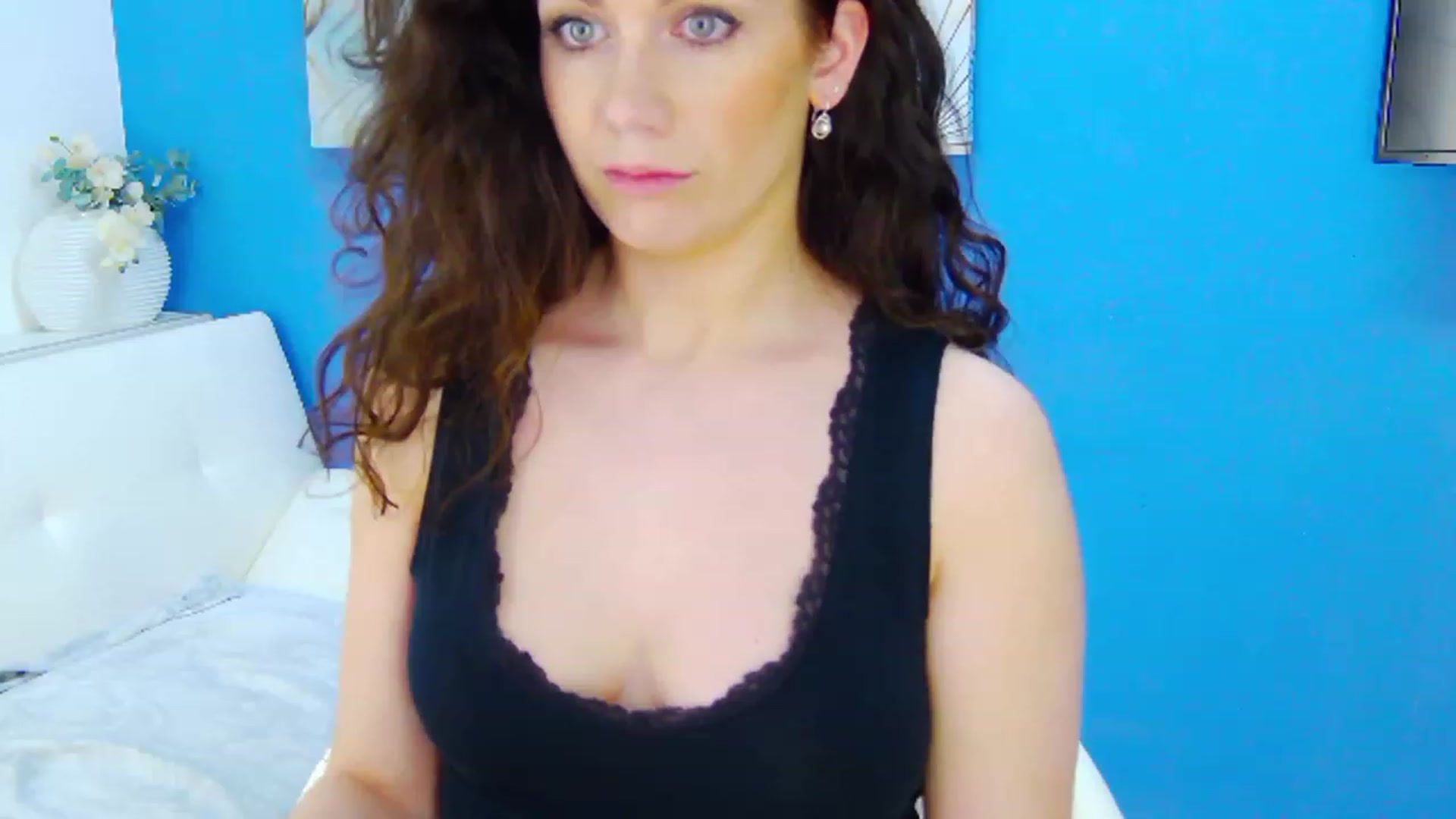 Gallery image thumbnail from Squirrel_MFC's myfreecams stream on, 04/17/2023, 23:35 image 8 of 20