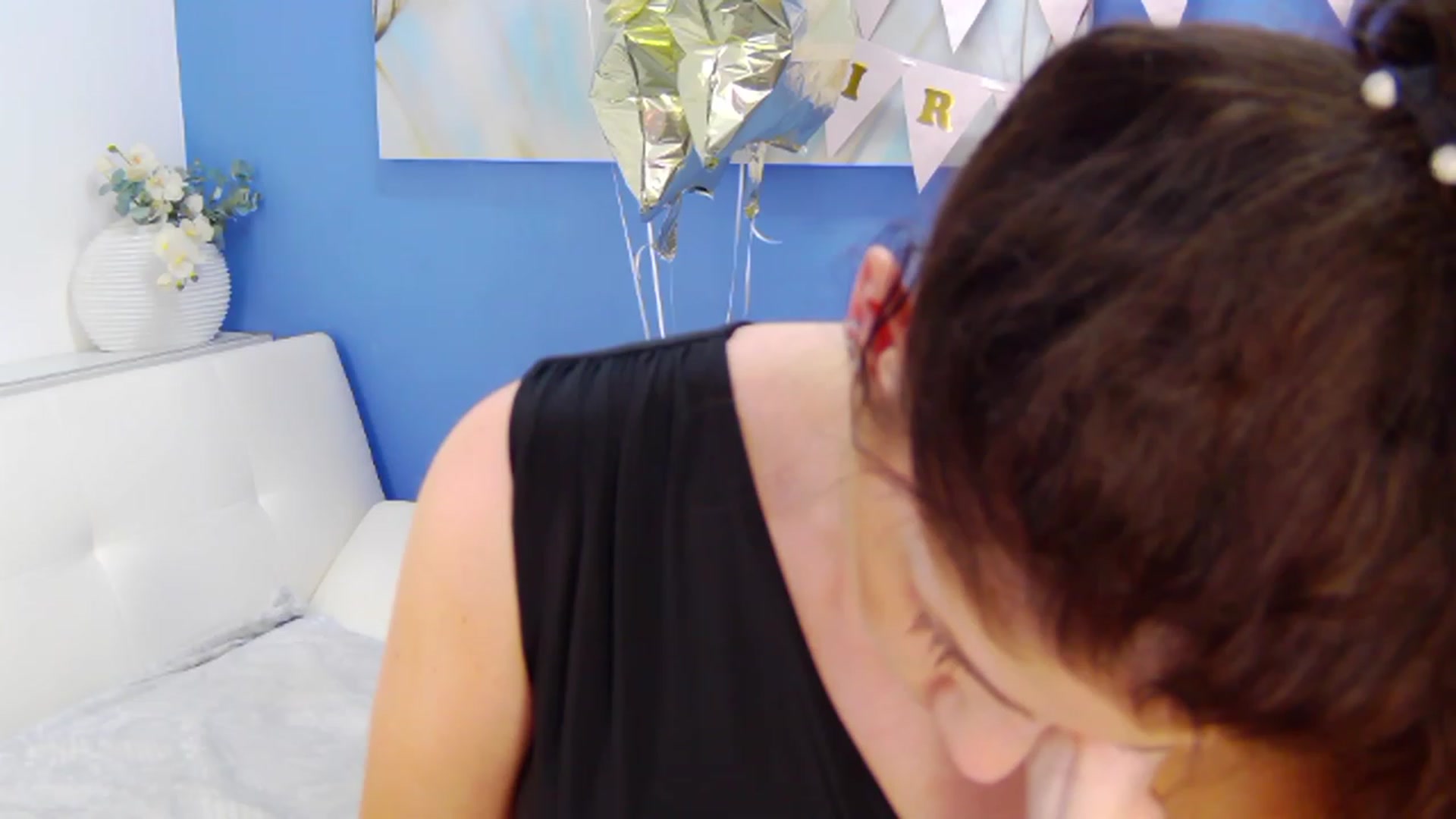 Gallery image thumbnail from Squirrel_MFC's myfreecams stream on, 05/17/2023, 23:33 image 18 of 20