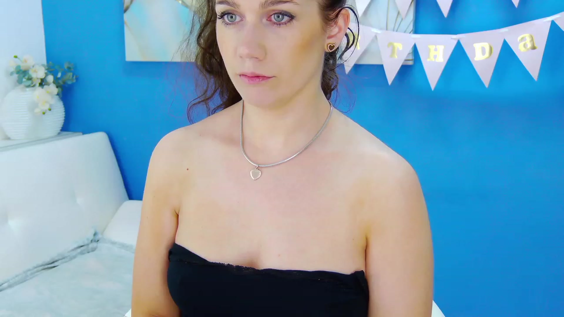 Gallery image thumbnail from Squirrel_MFC's myfreecams stream on, 05/24/2023, 24:01 image 19 of 20