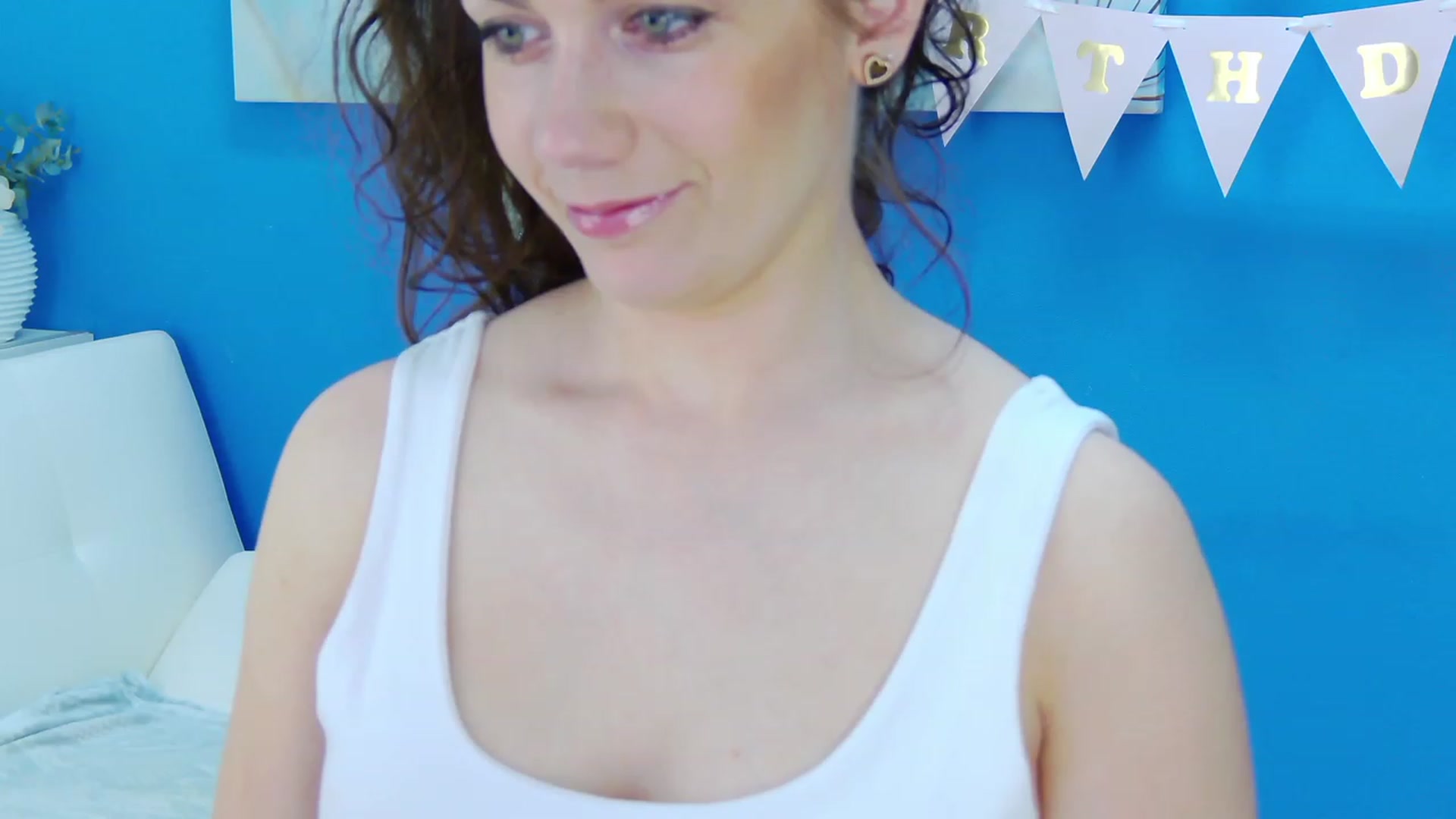 Gallery image thumbnail from Squirrel_MFC's myfreecams stream on, 06/01/2023, 21:28 image 10 of 20