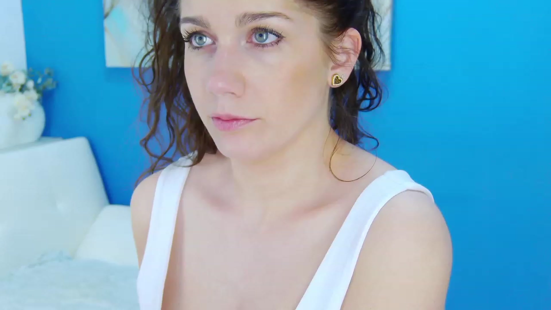 Gallery image thumbnail from Squirrel_MFC's myfreecams stream on, 06/02/2023, 24:01 image 18 of 20