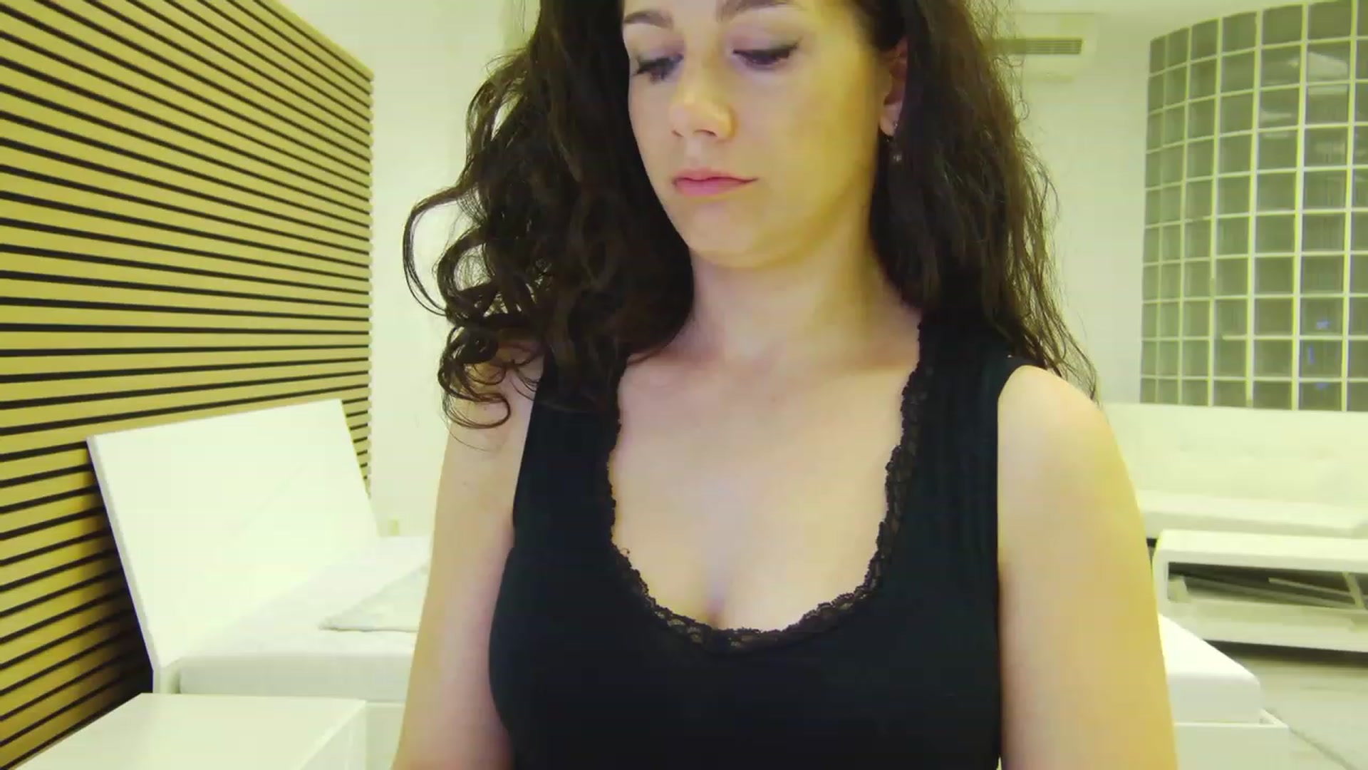 Gallery image thumbnail from Squirrel_MFC's myfreecams stream on, 06/13/2023, 01:27 image 11 of 20