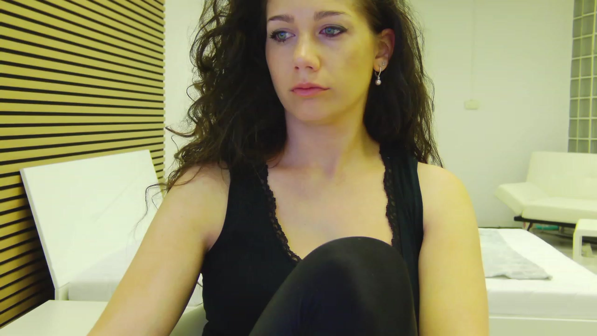Gallery image thumbnail from Squirrel_MFC's myfreecams stream on, 06/13/2023, 01:27 image 3 of 20