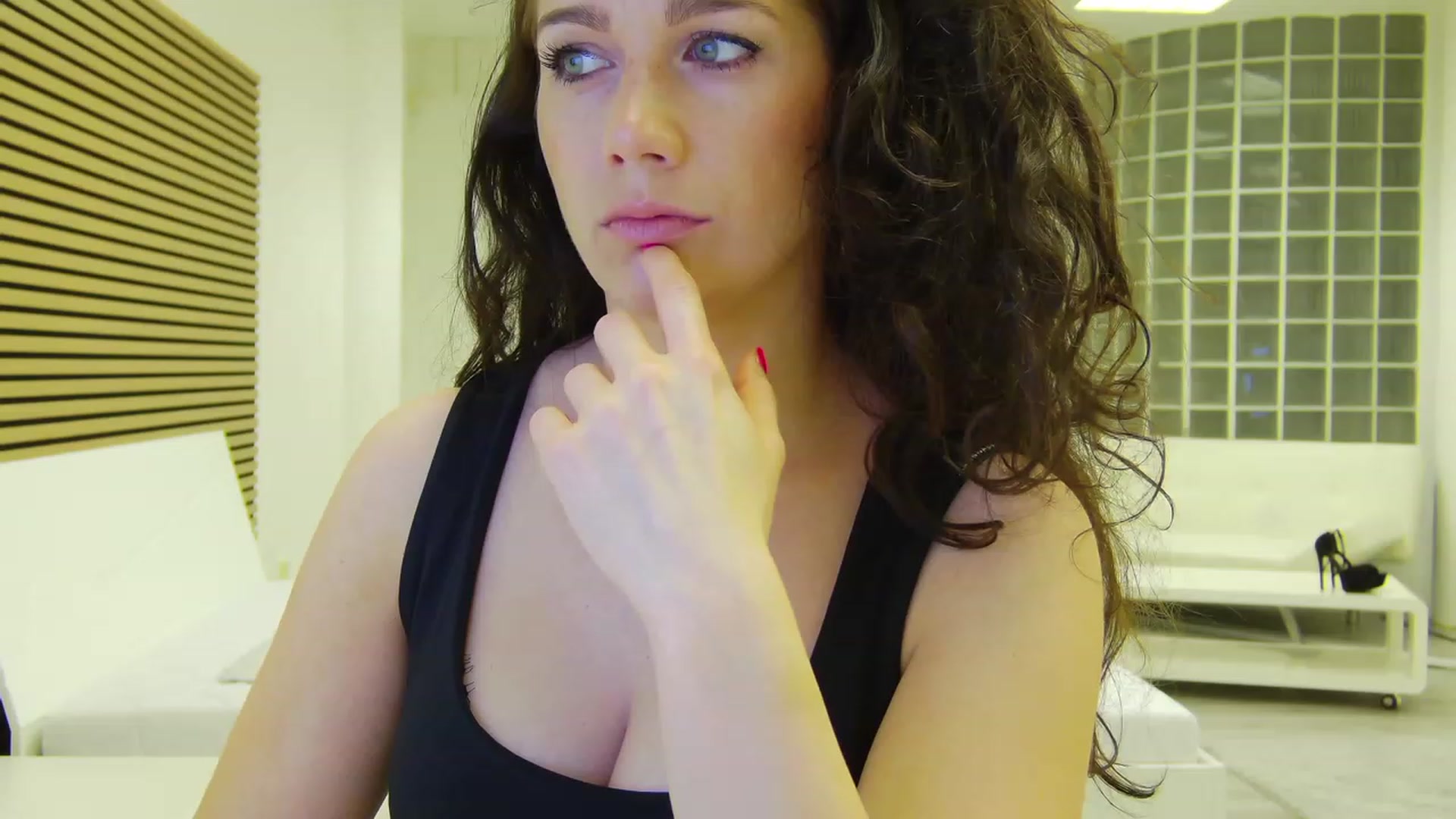 Gallery image thumbnail from Squirrel_MFC's myfreecams stream on, 06/13/2023, 22:18 image 8 of 20