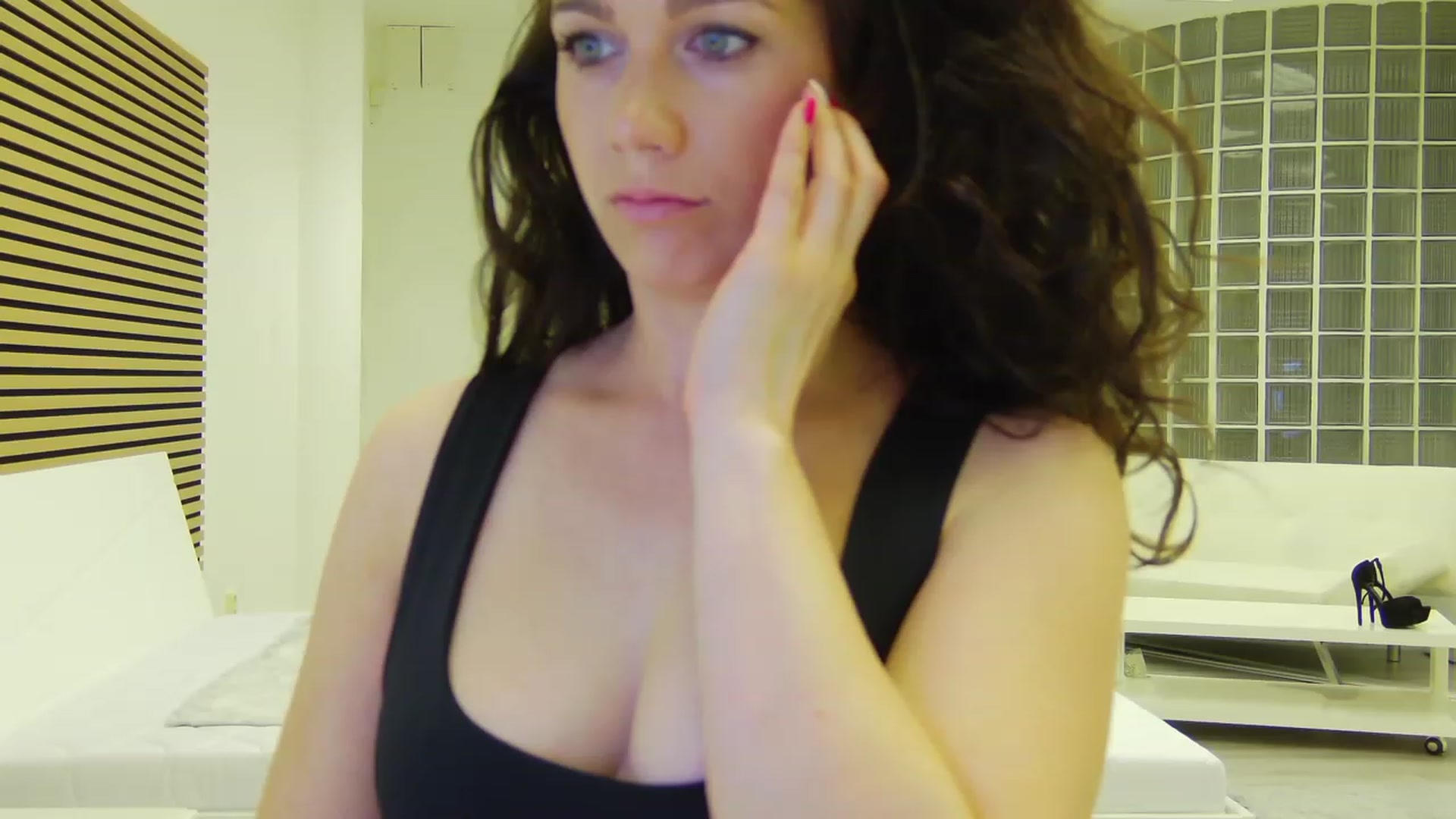 Gallery image thumbnail from Squirrel_MFC's myfreecams stream on, 06/13/2023, 22:57 image 11 of 20