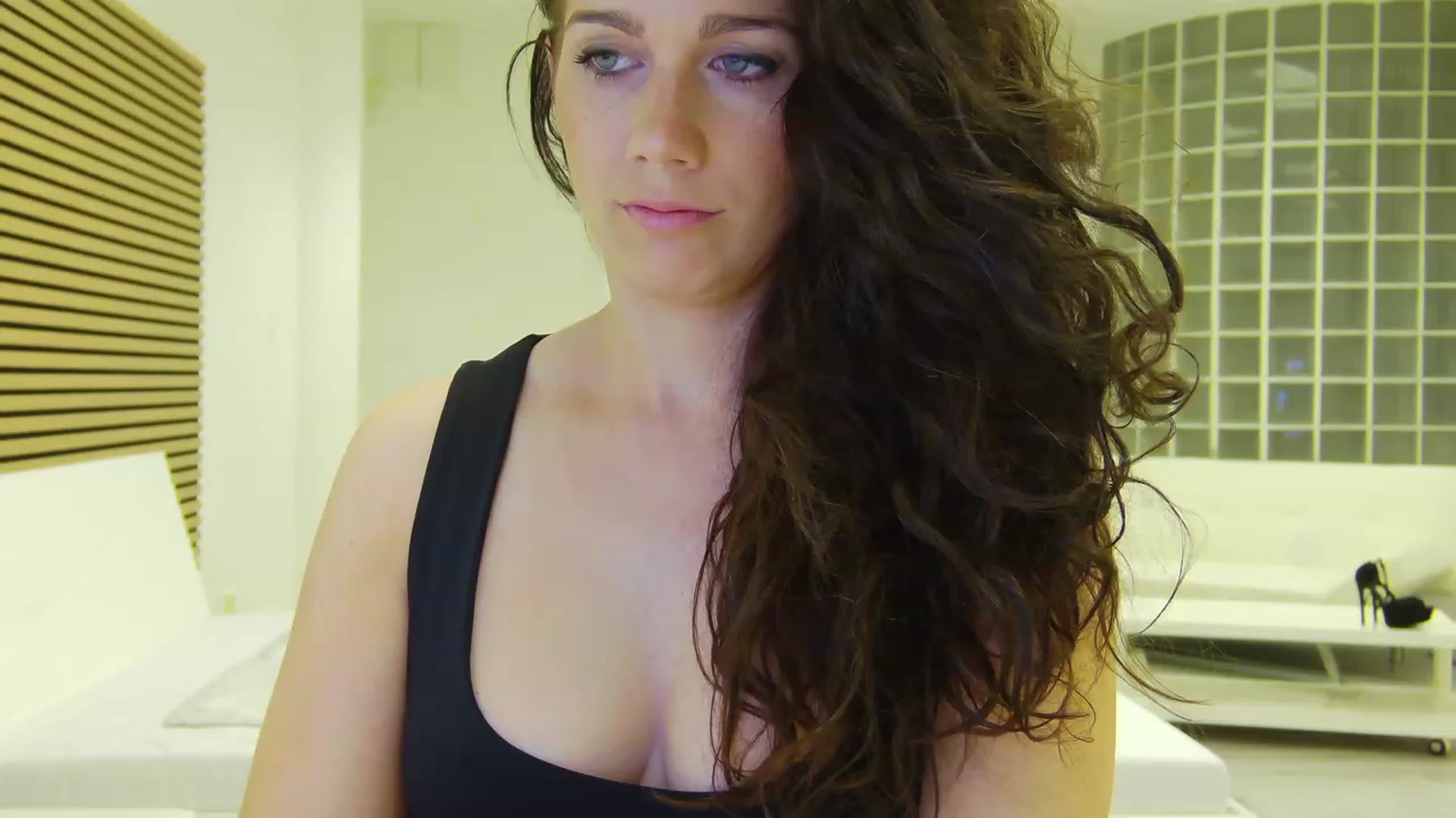 Gallery image thumbnail from Squirrel_MFC's myfreecams stream on, 06/13/2023, 22:57 image 6 of 20