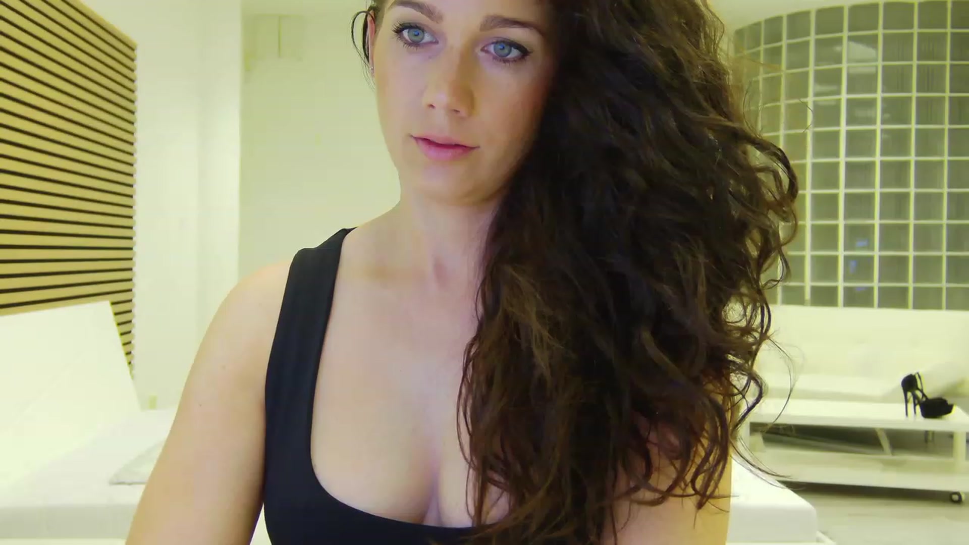 Gallery image thumbnail from Squirrel_MFC's myfreecams stream on, 06/13/2023, 22:57 image 5 of 20