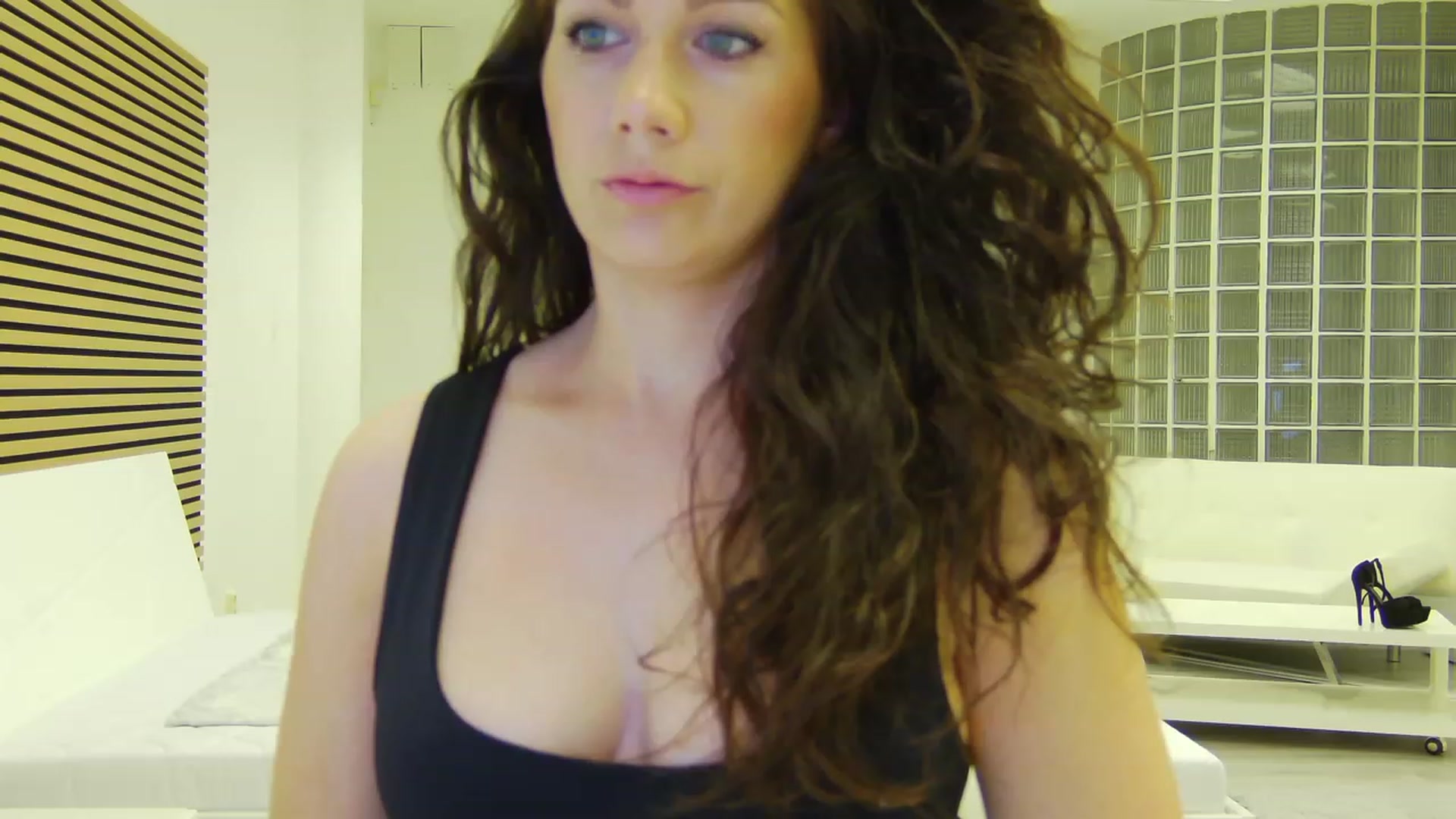 Gallery image thumbnail from Squirrel_MFC's myfreecams stream on, 06/13/2023, 22:57 image 9 of 20
