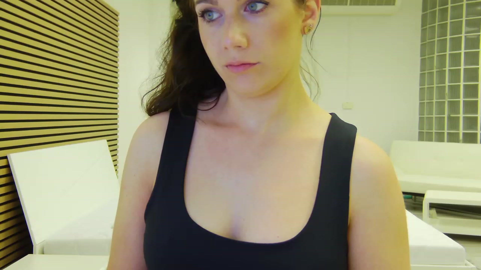 Gallery image thumbnail from Squirrel_MFC's myfreecams stream on, 06/14/2023, 02:00 image 10 of 20