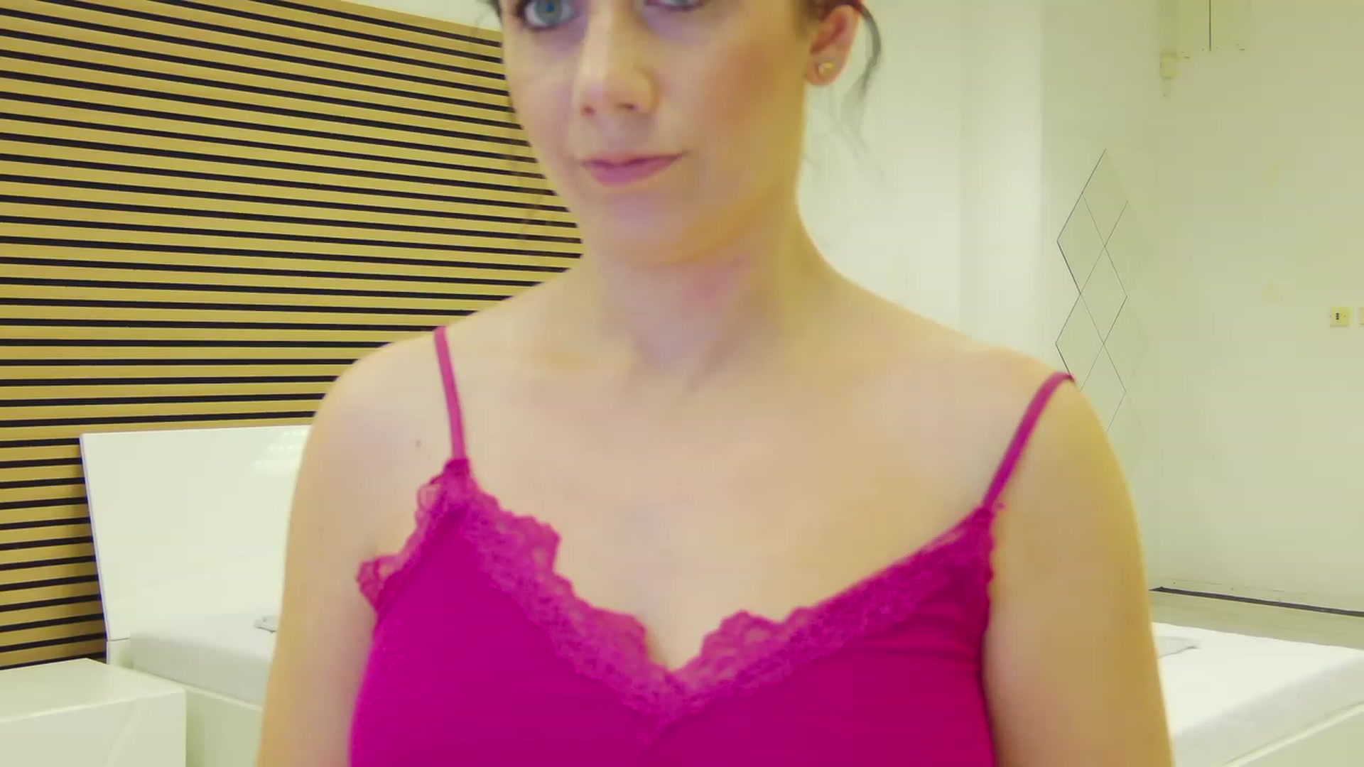 Gallery image thumbnail from Squirrel_MFC's myfreecams stream on, 06/26/2023, 24:16 image 13 of 20