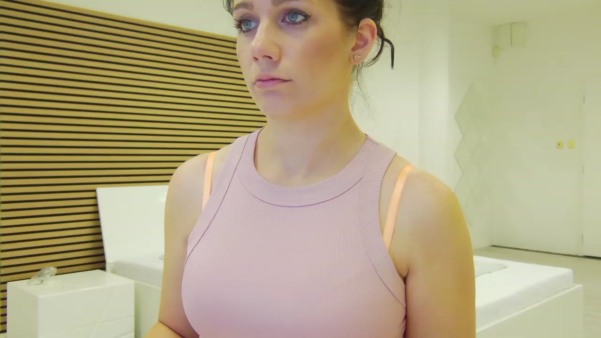 Gallery image thumbnail from Squirrel_MFC's myfreecams stream on, 06/26/2023, 24:16 image 4 of 20