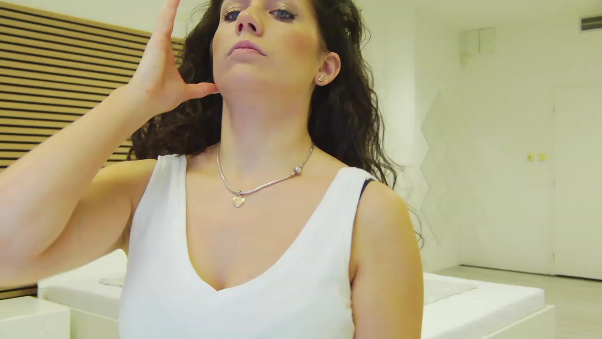 Gallery image thumbnail from Squirrel_MFC's myfreecams stream on, 06/26/2023, 23:24 image 2 of 20