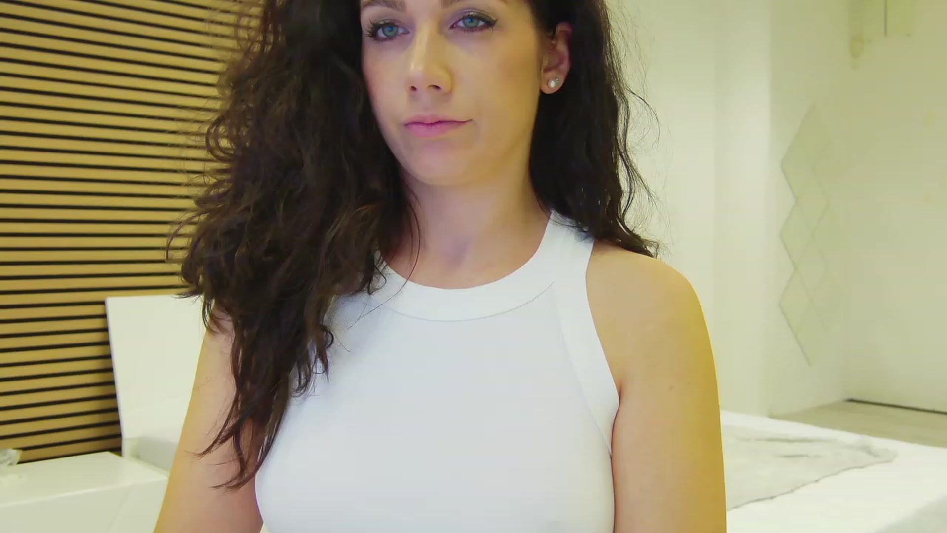 Gallery image thumbnail from Squirrel_MFC's myfreecams stream on, 06/27/2023, 21:43 image 3 of 20