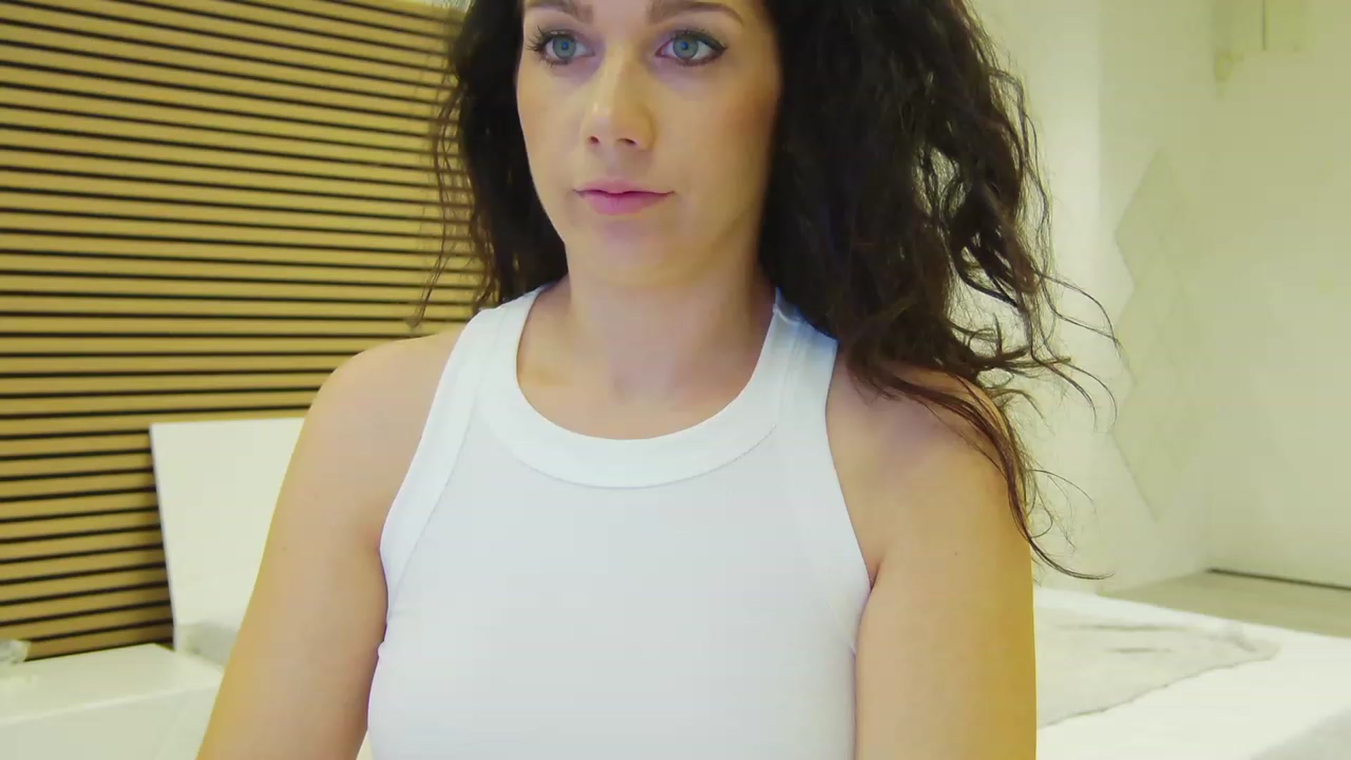Gallery image thumbnail from Squirrel_MFC's myfreecams stream on, 06/27/2023, 21:43 image 10 of 20